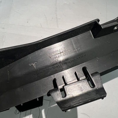 8*102*14cm プラスチックグリル テスラモデル3 フロントバンパー 1085927-00-C トップ素材