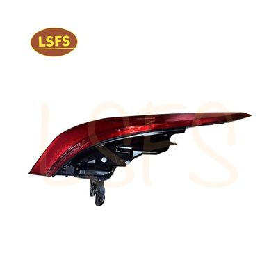 SAIC Maxus D60 車の裏ドア ブレーキ警告ライト 12V C00160067 OEMバックライト
