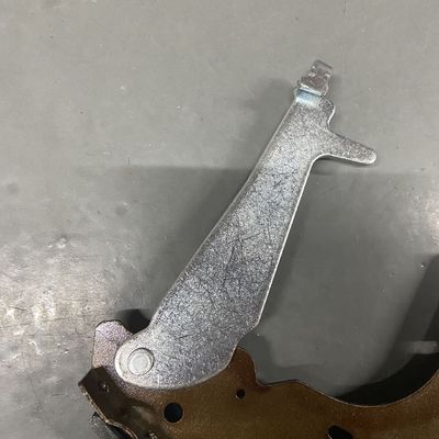 車両モデルT60 SAIC Maxus Superior 停止力のためのバックブレーキパッド OE C00168948