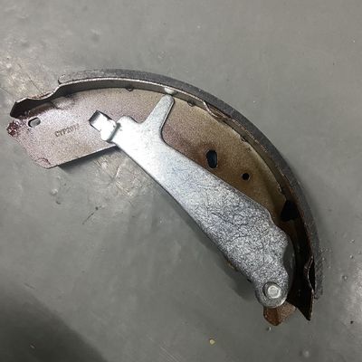 車両モデルT60 SAIC Maxus Superior 停止力のためのバックブレーキパッド OE C00168948