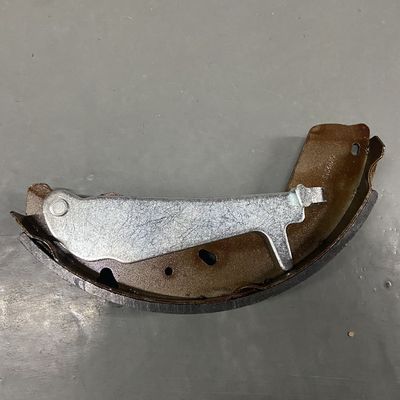 車両モデルT60 SAIC Maxus Superior 停止力のためのバックブレーキパッド OE C00168948