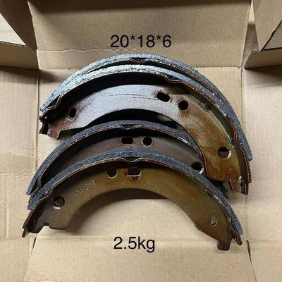SAIC MOTOR MAXUS V90 ハンドブレーキパッド C00233816 強化ブレーキ効率